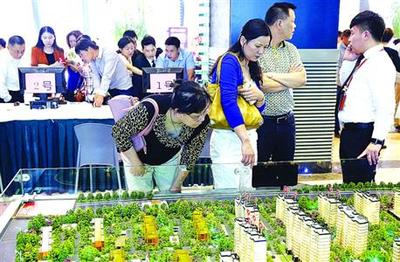 假日樓市開幕 主辦方試水&ldquo;互聯網+&rdquo;-金九 開發商 樓盤 9&middot;30 大招-東方財經-東方網