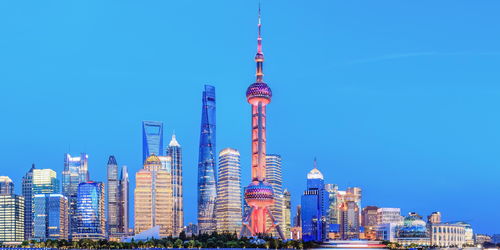 房地產(chǎn)新政首日,上海七盤(pán)齊開(kāi) 21萬(wàn) 平的翠湖六期 中海領(lǐng)邸雙雙 日光